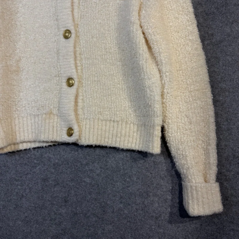 American Eagle By Payless cream fuzzy