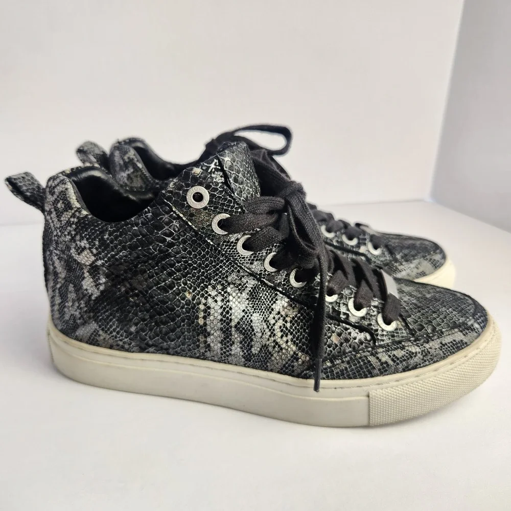 J/SLIDES slides women