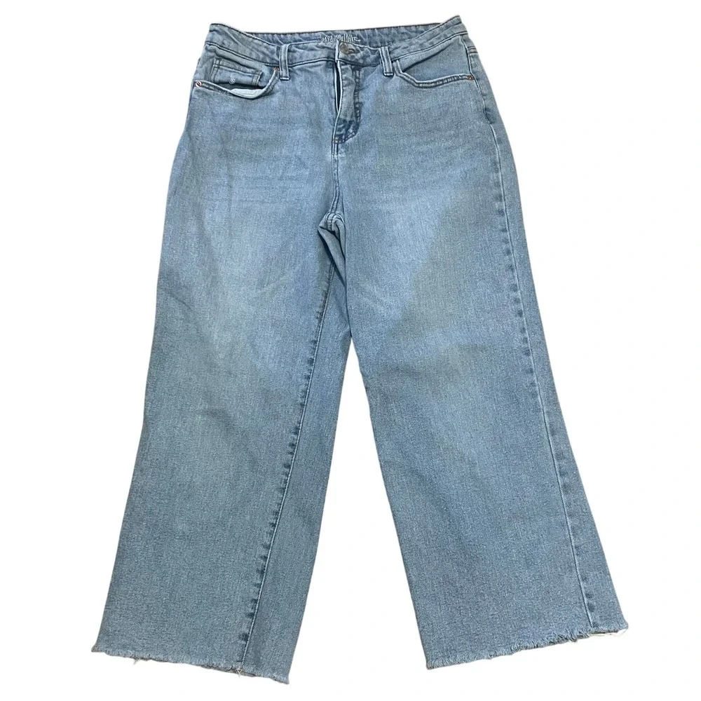 Wild Fable Women's 10 High‎ Rise Skater Jeans Light Wash Blue Wide Leg Raw Hem