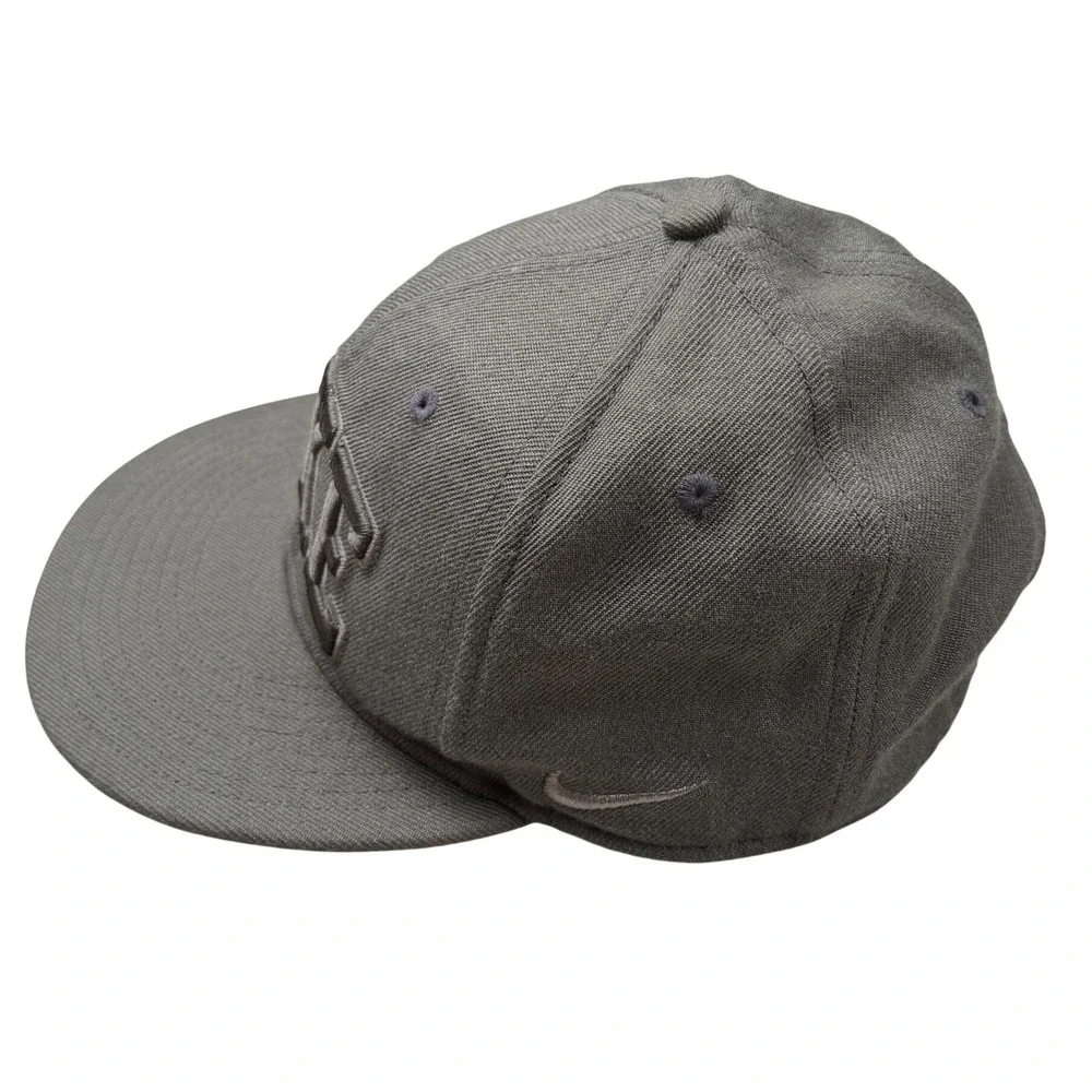 Nike True Flat Brim Snapback Hat Gray Embroidered Block Logo Wool Blend OSFM‎