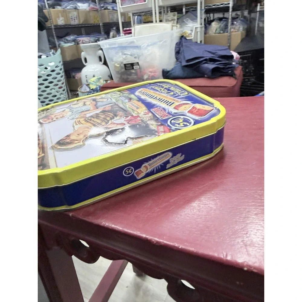 Nostalgic Nestle Butterfingers Tin 5‎ Cents Crispy Crunch