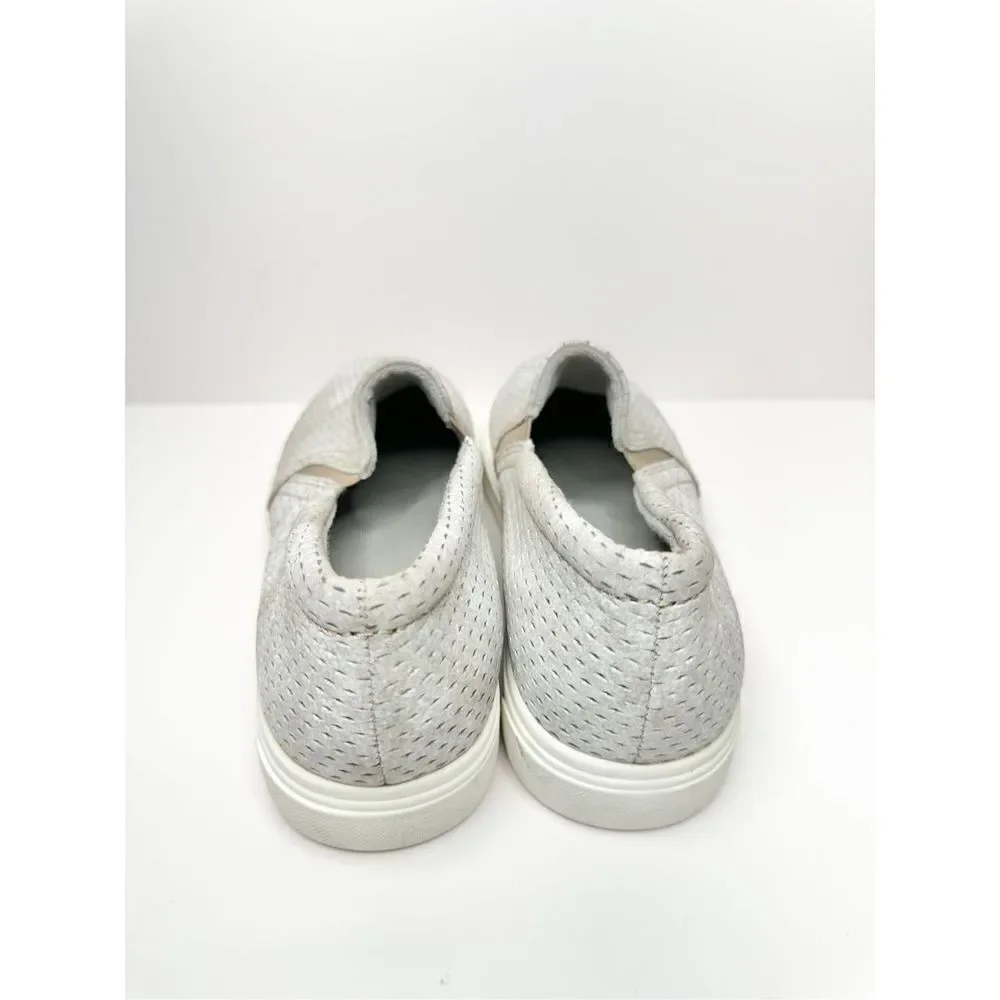 Naturalizer leather upper