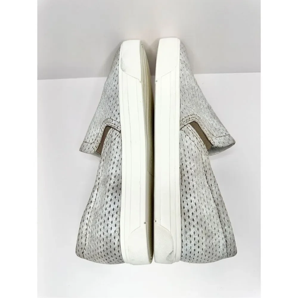Naturalizer leather upper