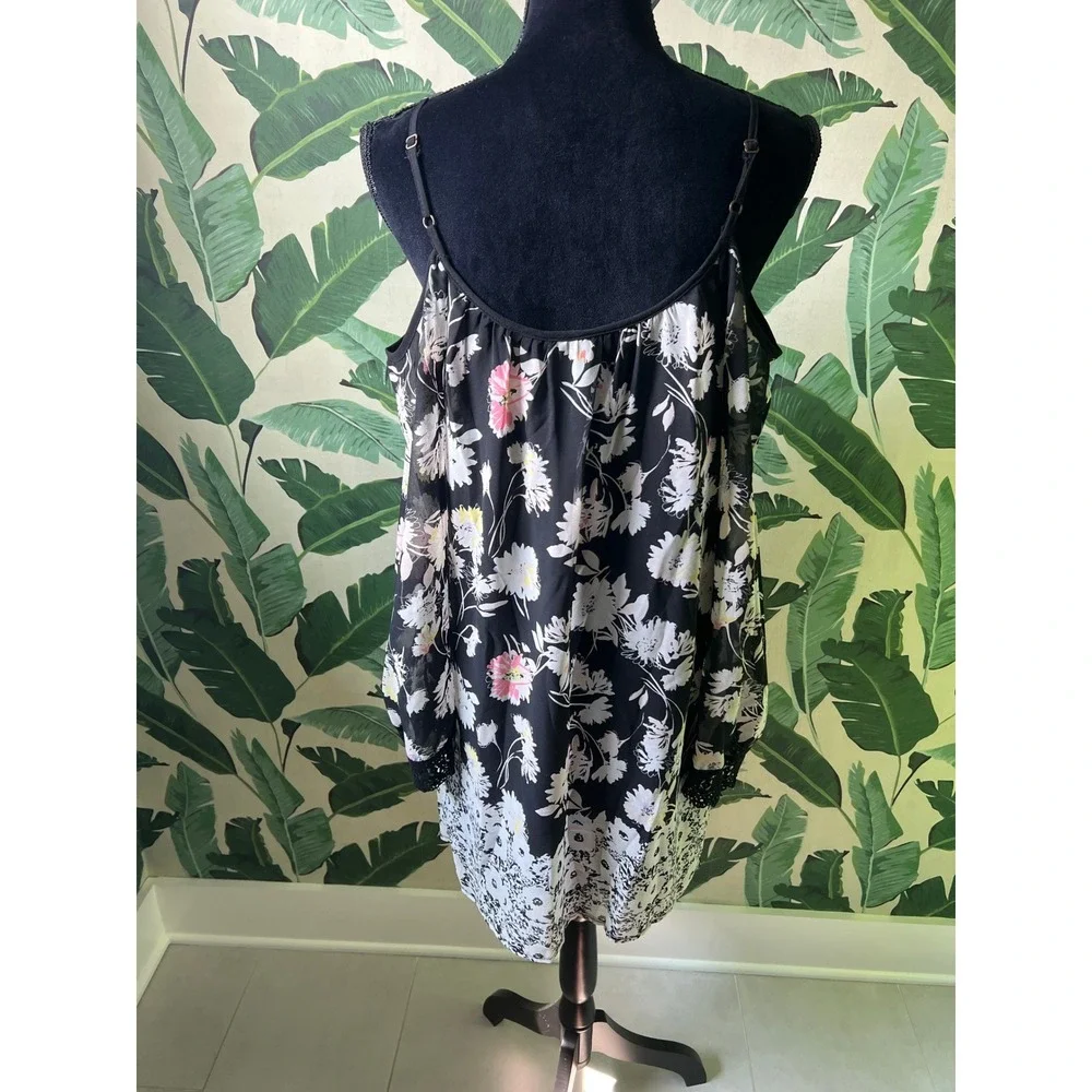 Xhilaration Cold Shoulder Floral Dress Women‎ Medium Black