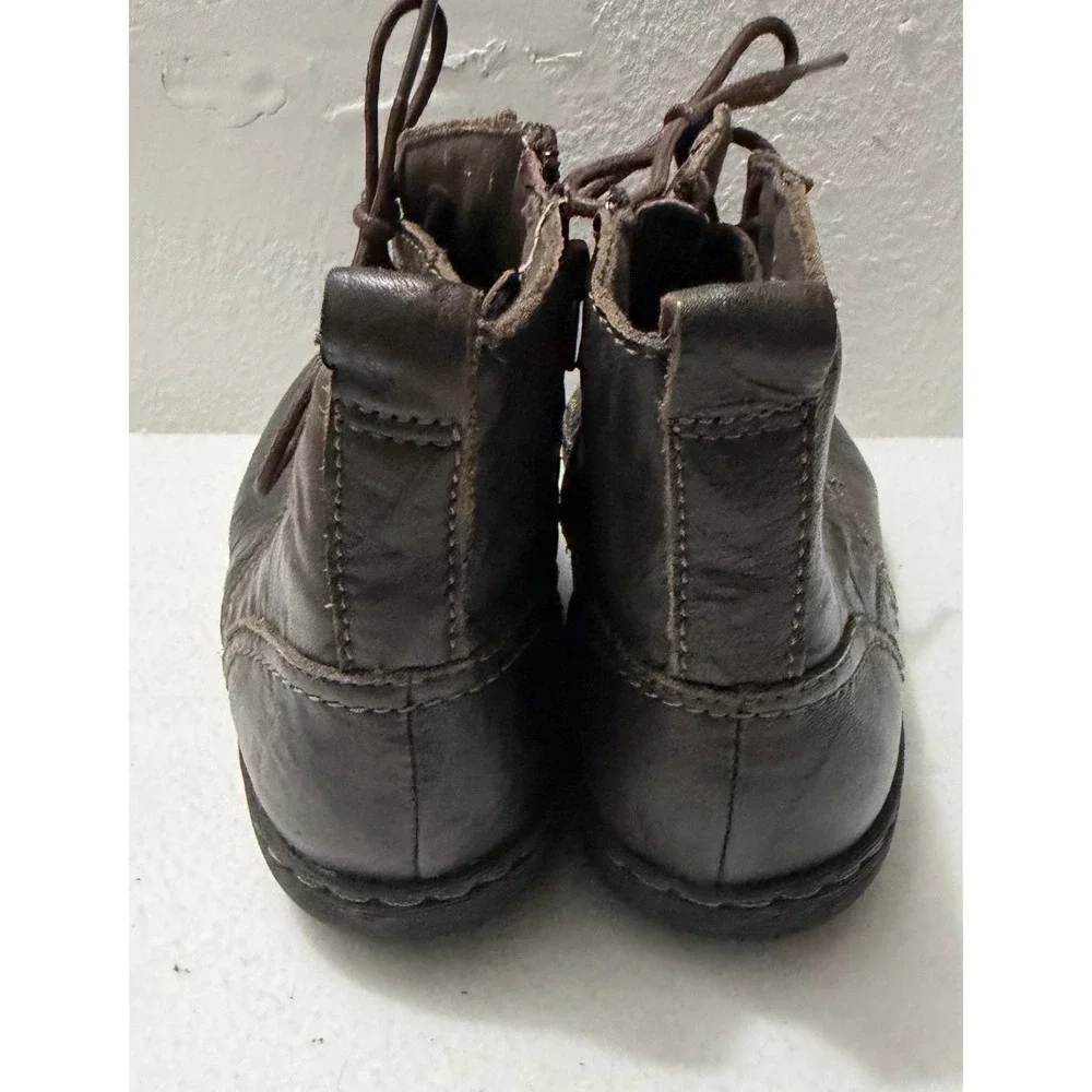 Clarks collection dark