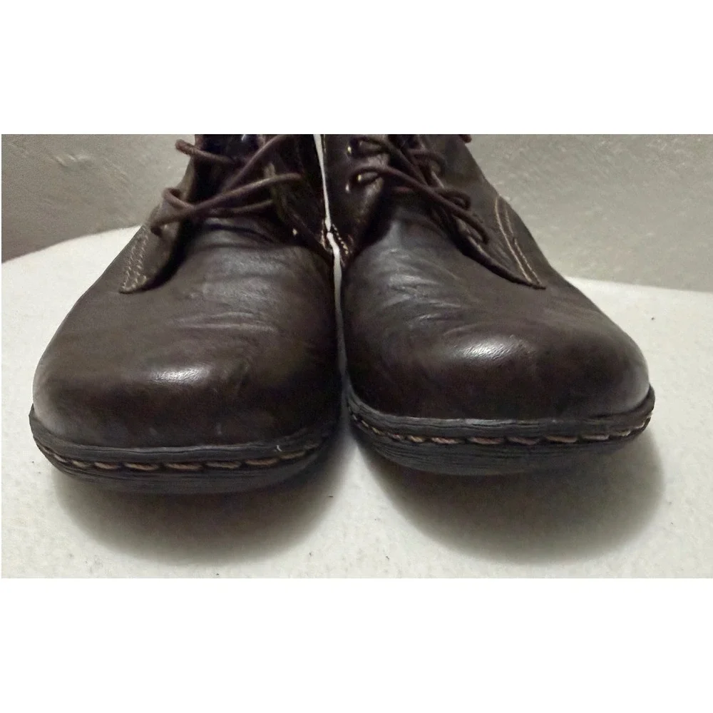 Clarks collection dark