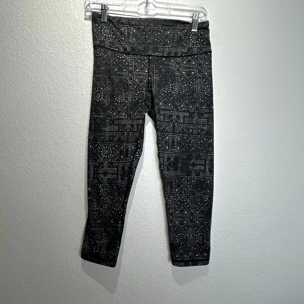 prAna Capri Leggings Womens Small White Black Pillar Printed Logo Workout Yoga‎
