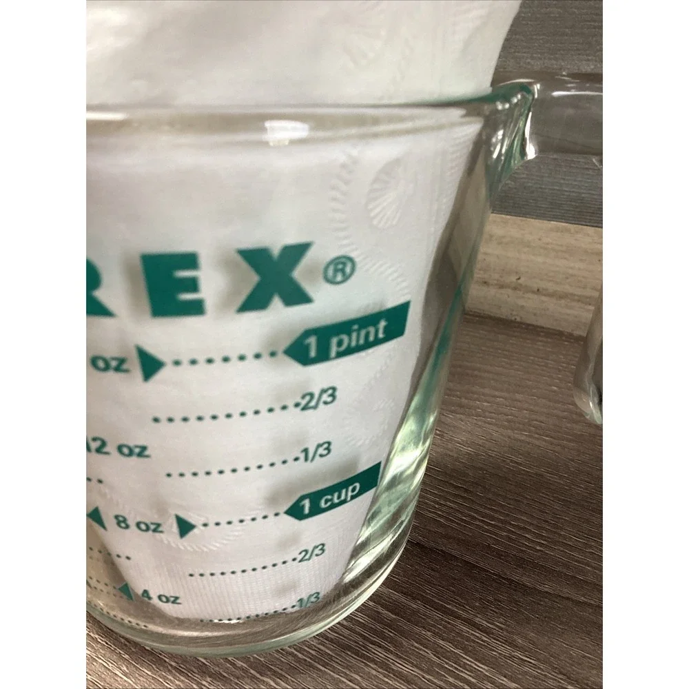 Pyrex preowned vintage