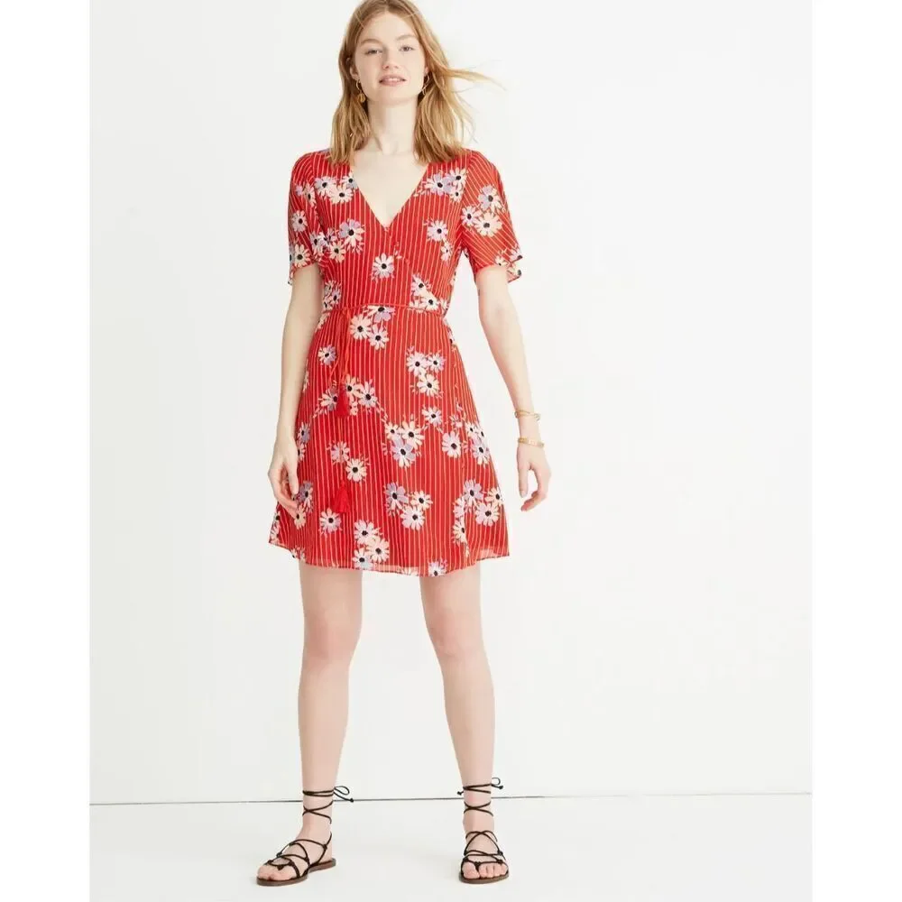 Madewell Button-Wrap Dress in Daisy Society
