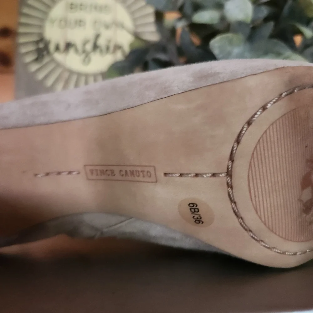 Vince Camuto vince camuto