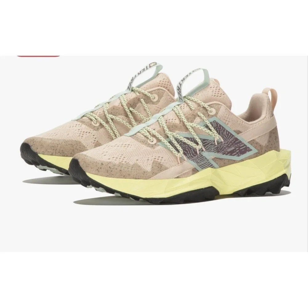 New Balance product pair