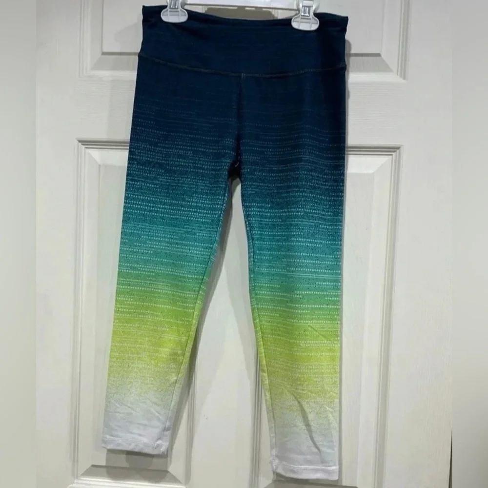 SO Women’s Small Perfectly Soft Yoga Capri White Yellow Blue Ombré Leggings GUC