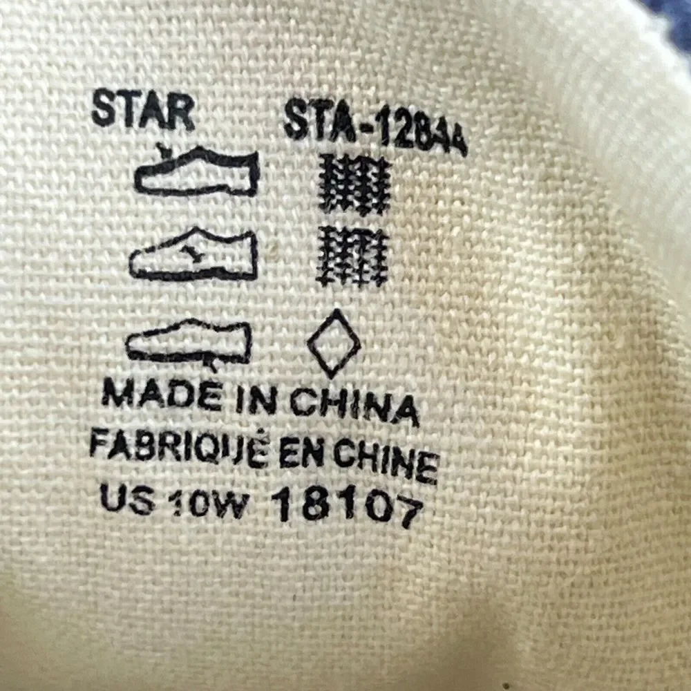 Taos Footwear size wide