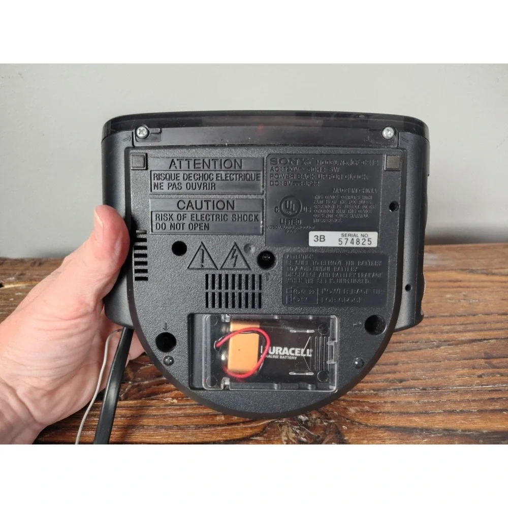 Sony icf c212