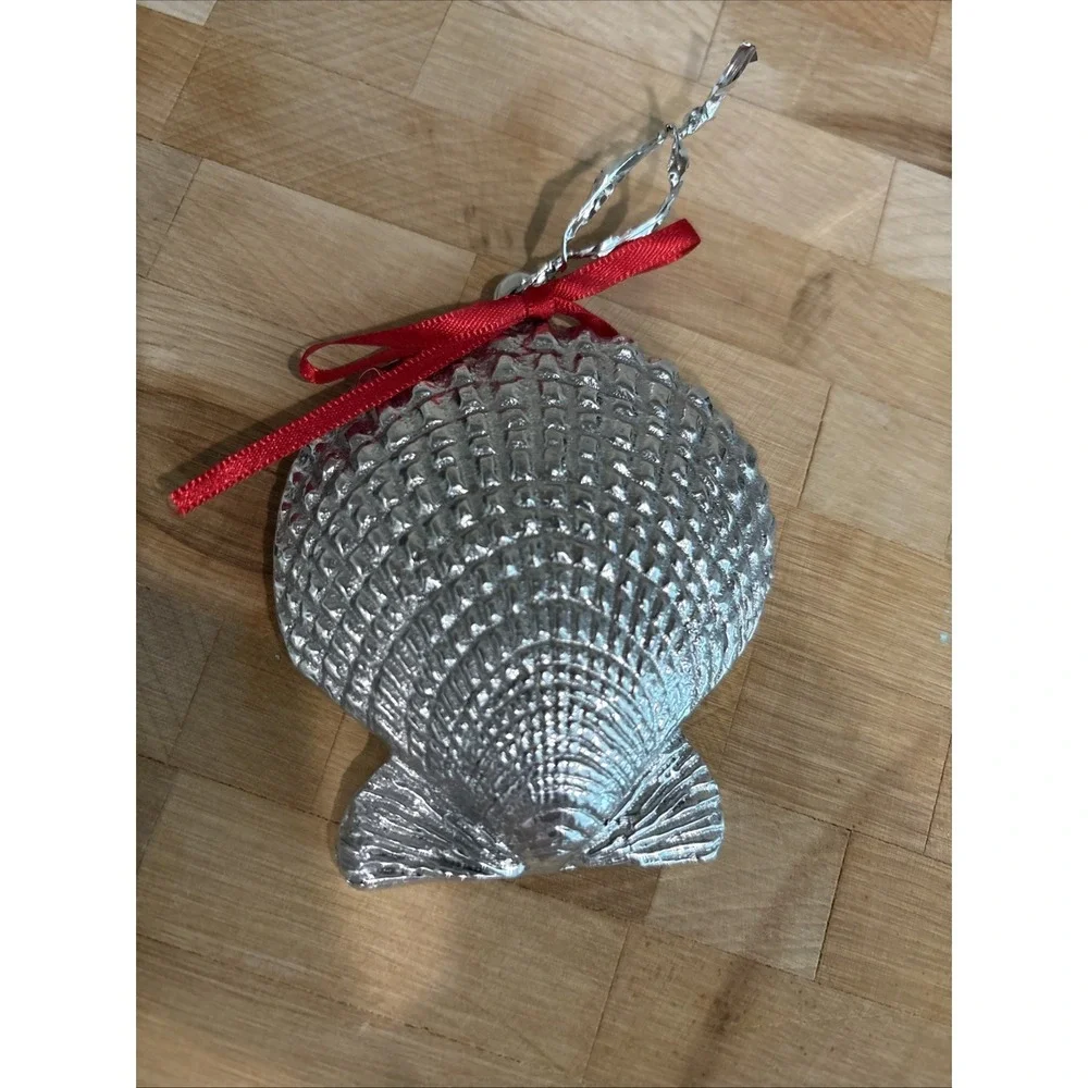 Mariposa christmas ornament
