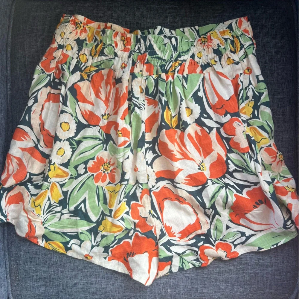 Bila stylish shorts