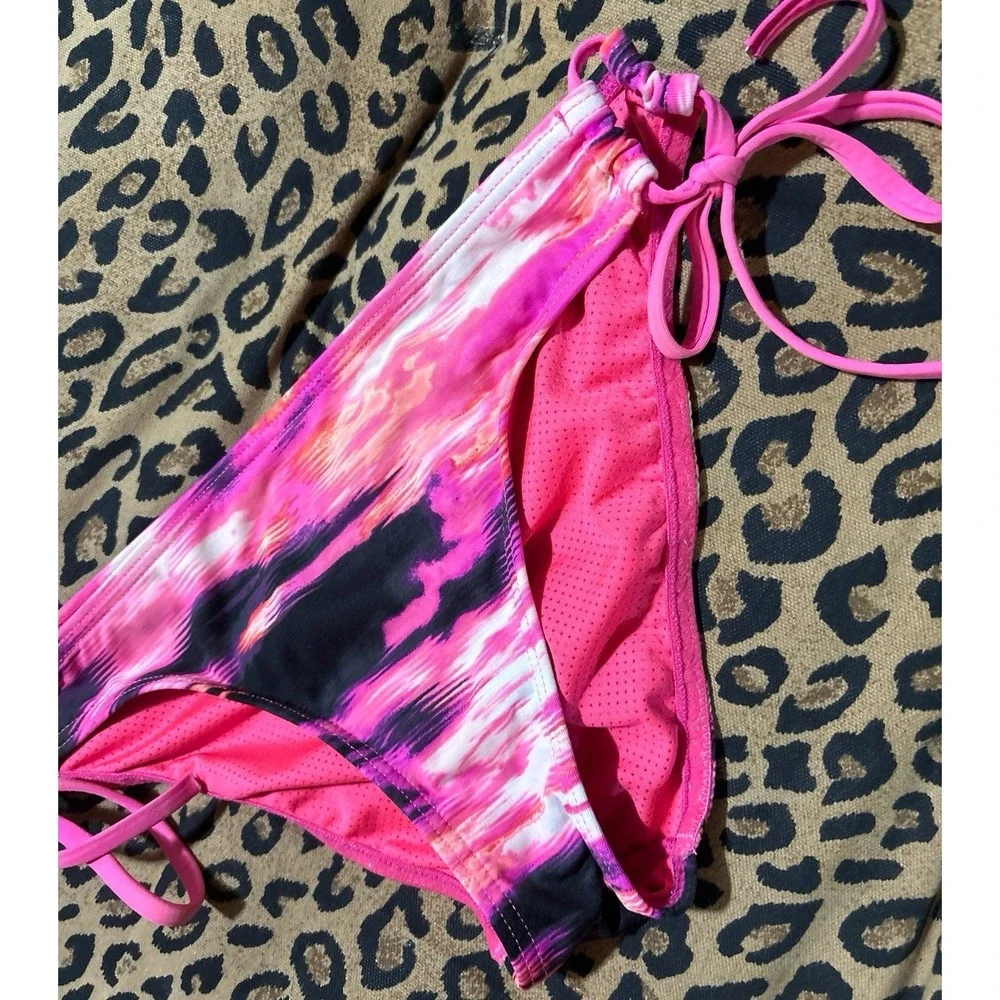 Oakley pink ocean