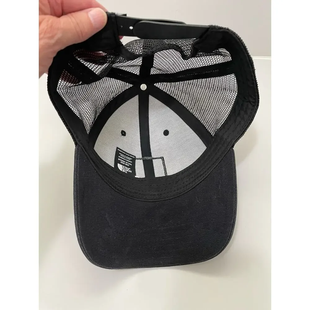 Snapback north face