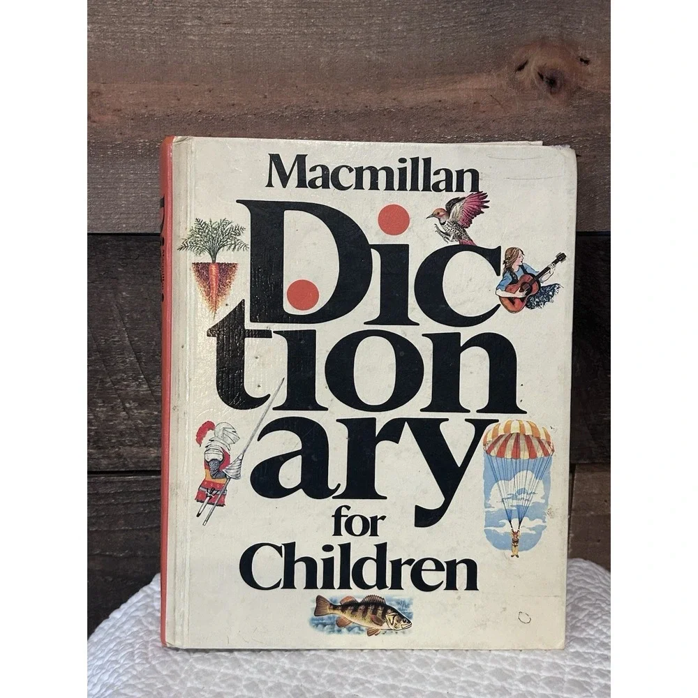 Macmillan Dictionary for Children 1975 Vintage‎ Hardcover