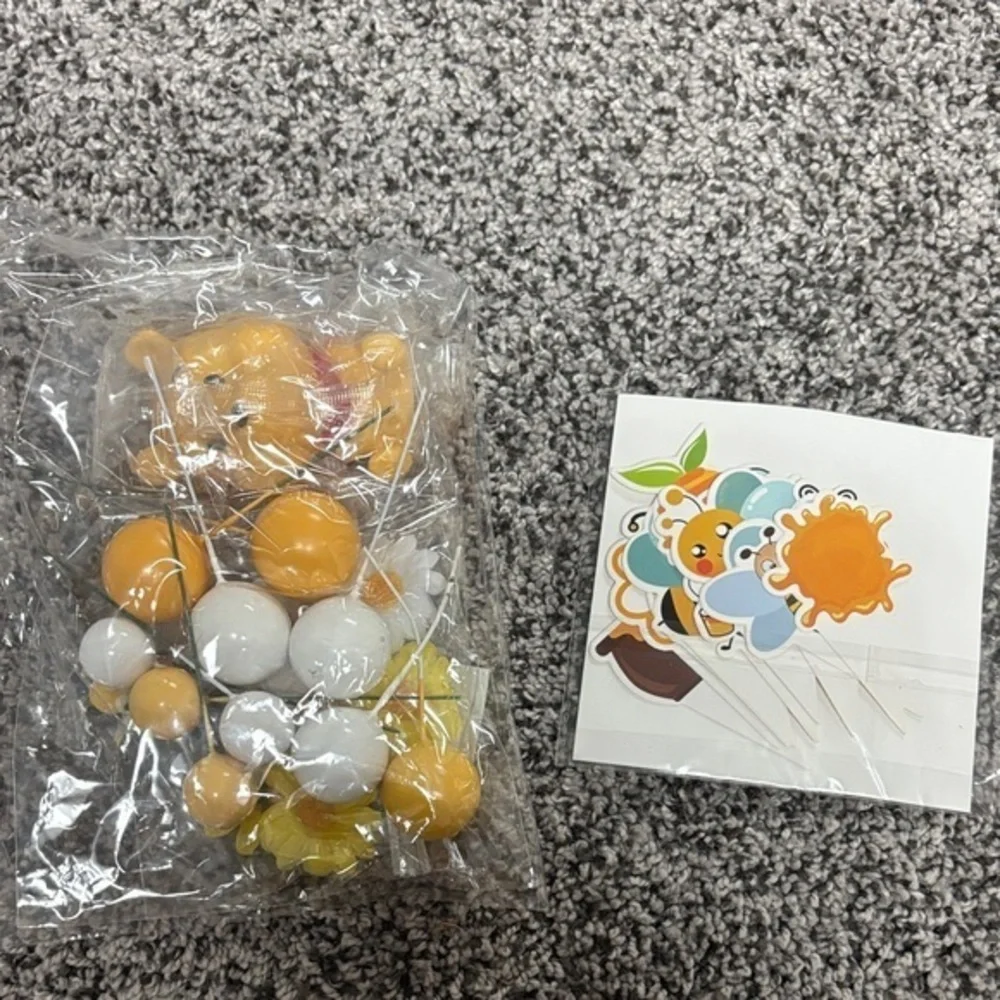 Winnie the Pooh theme cupcake/ Cake toppers