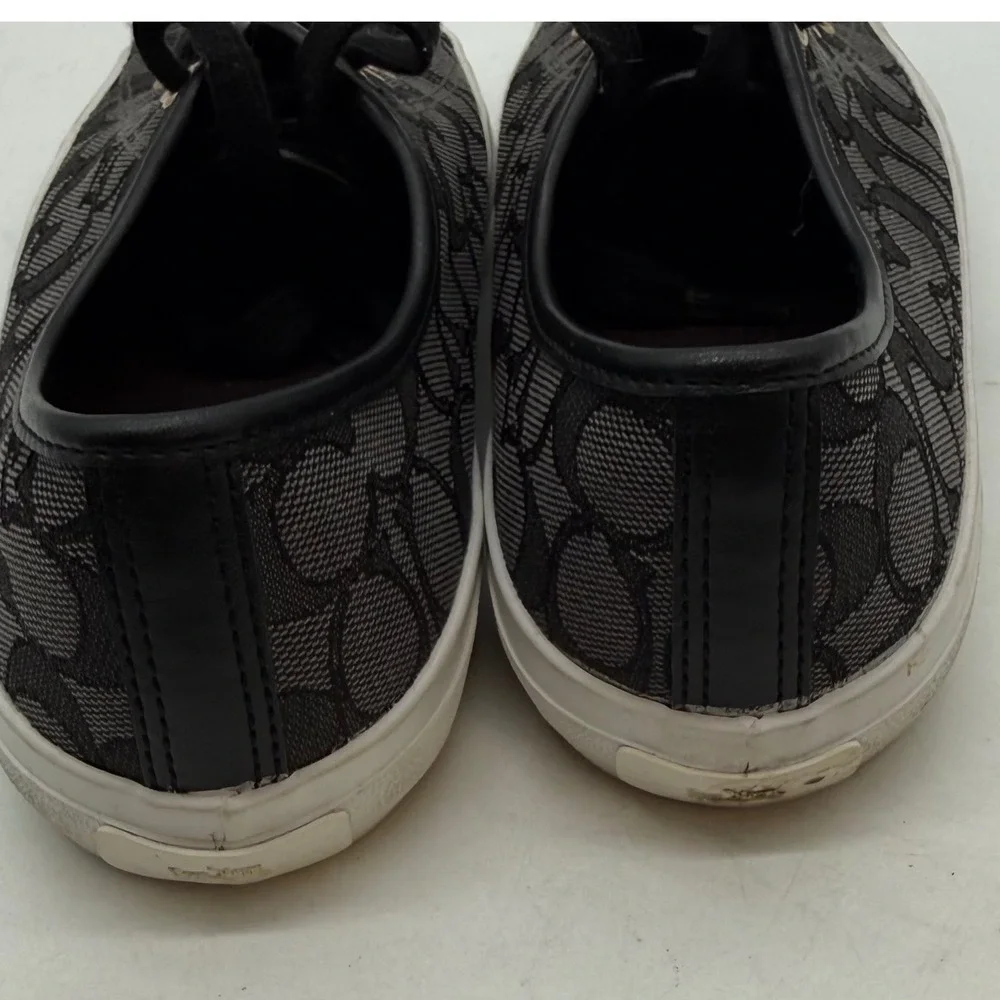 Coach shows minor
