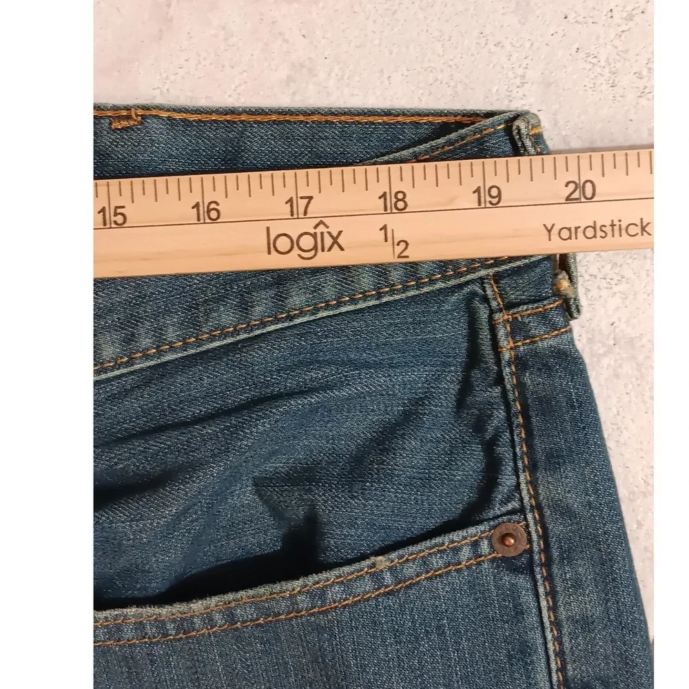 Levis elevate your
