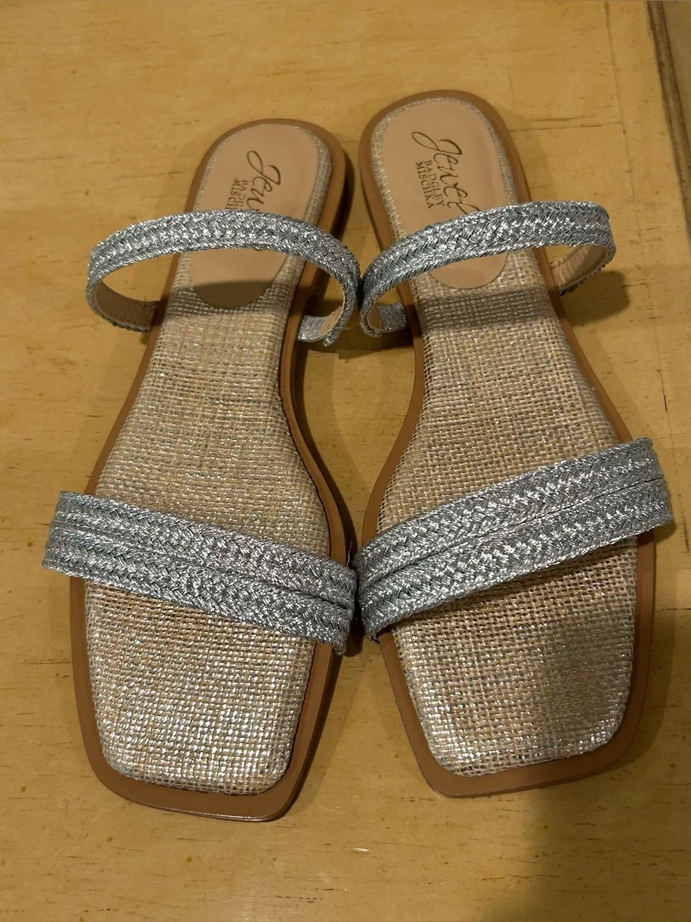 Jewel Badgley mischka  Helena  silver flat women’s sandal in size 9