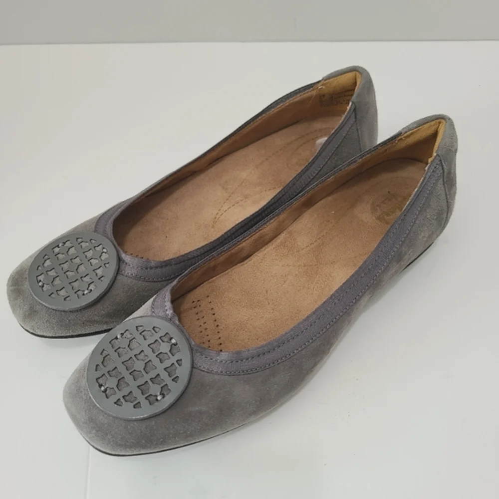 Clarks below candra