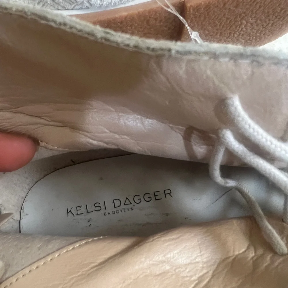 Kelsi Dagger questions leave