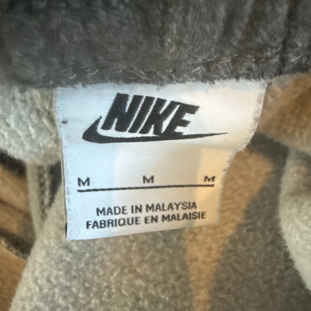Nike sportswear club