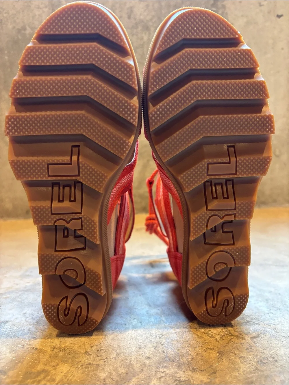 Sorel vibrant orange