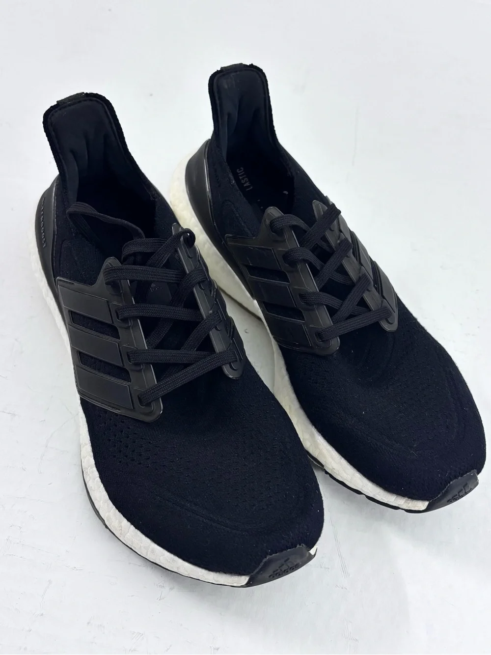 adidas lightweight athletic