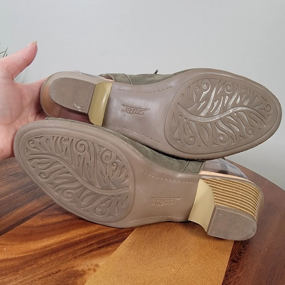 Earth chic olive