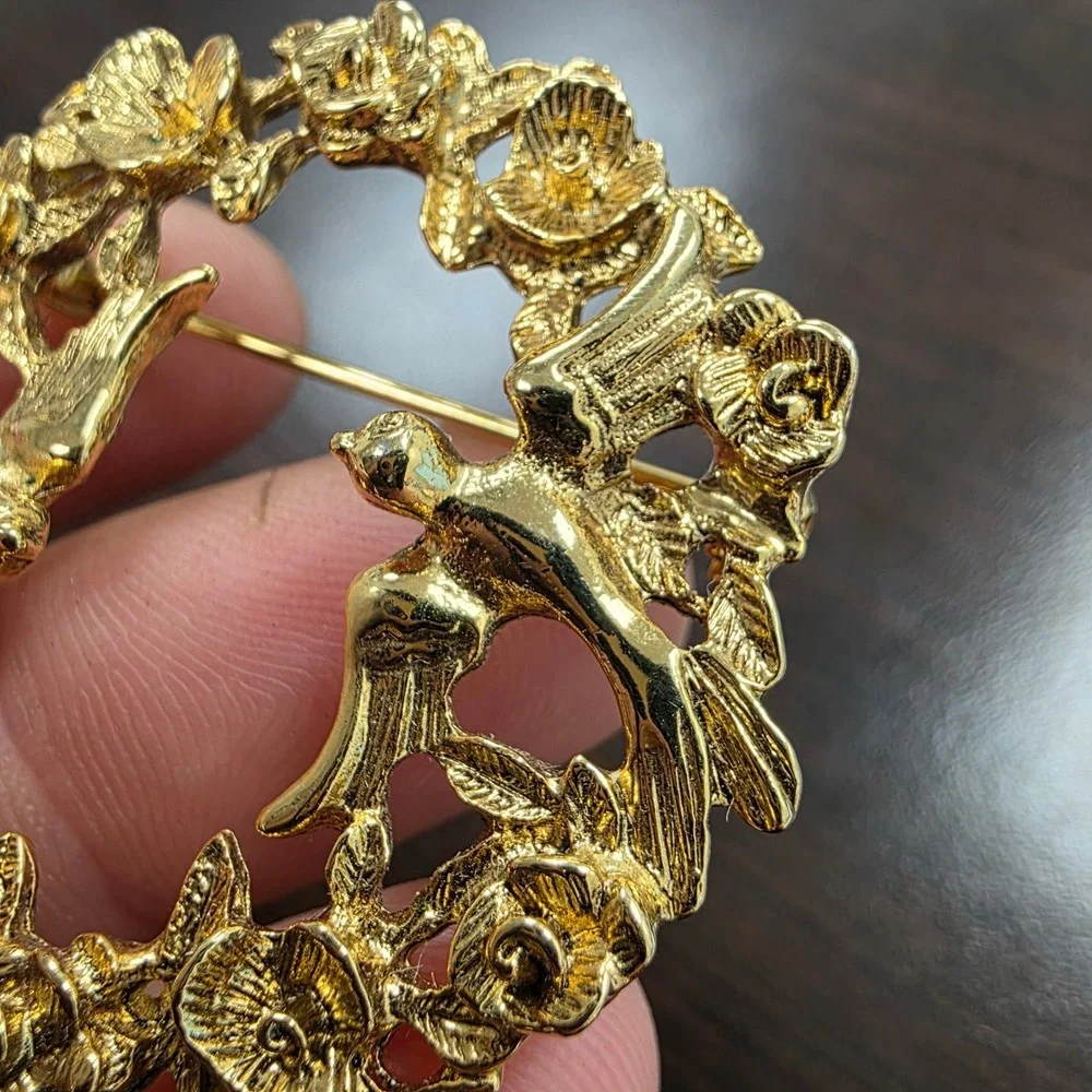 N/A gold tone