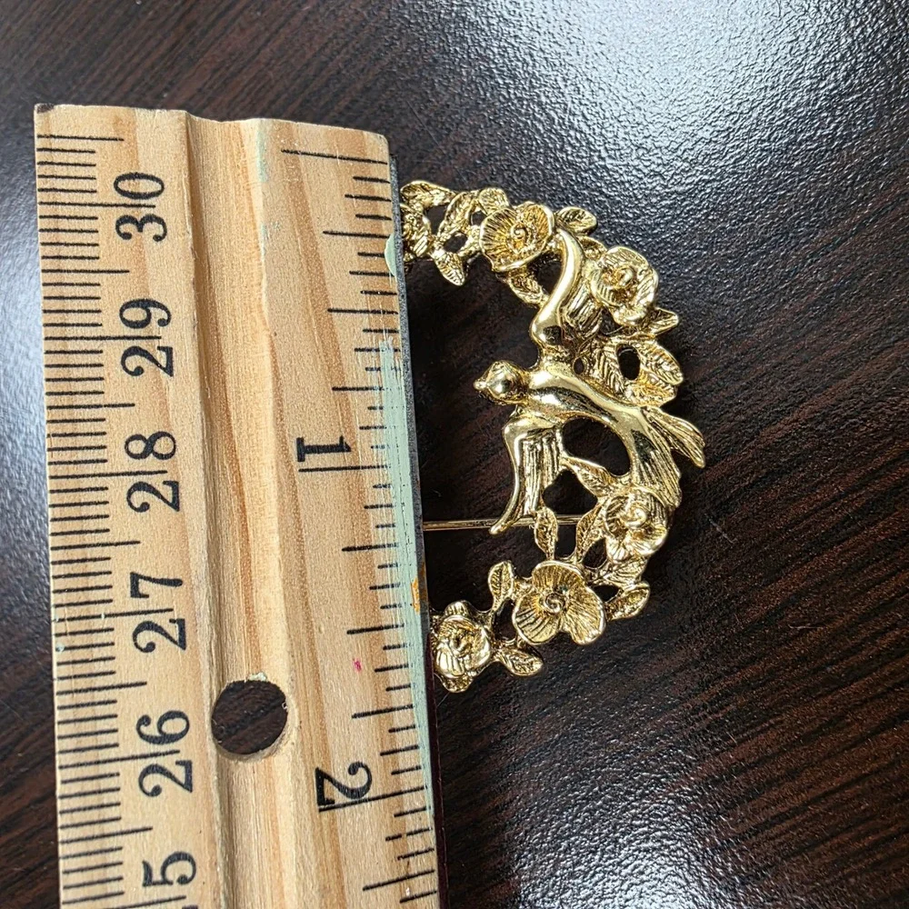 N/A gold tone