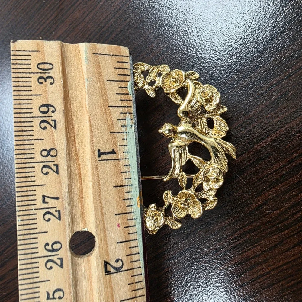N/A gold tone