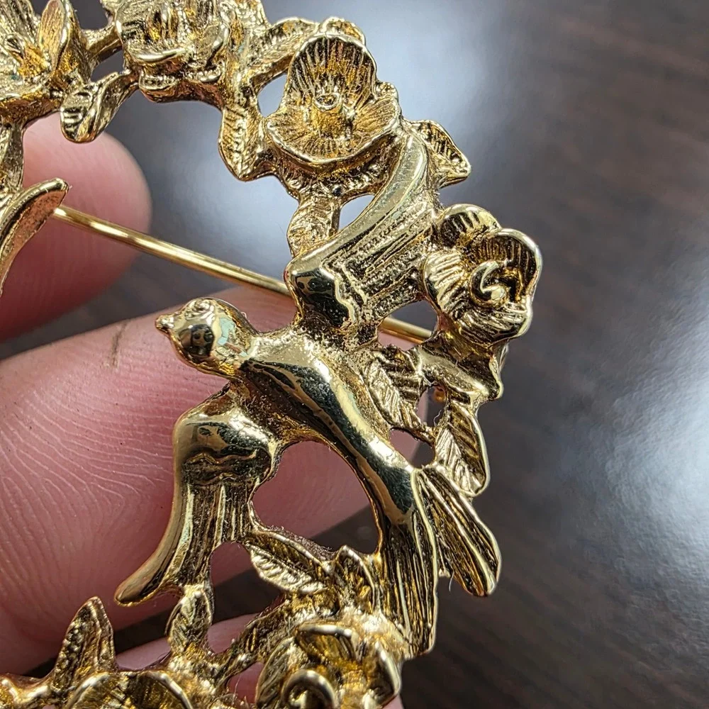 N/A gold tone