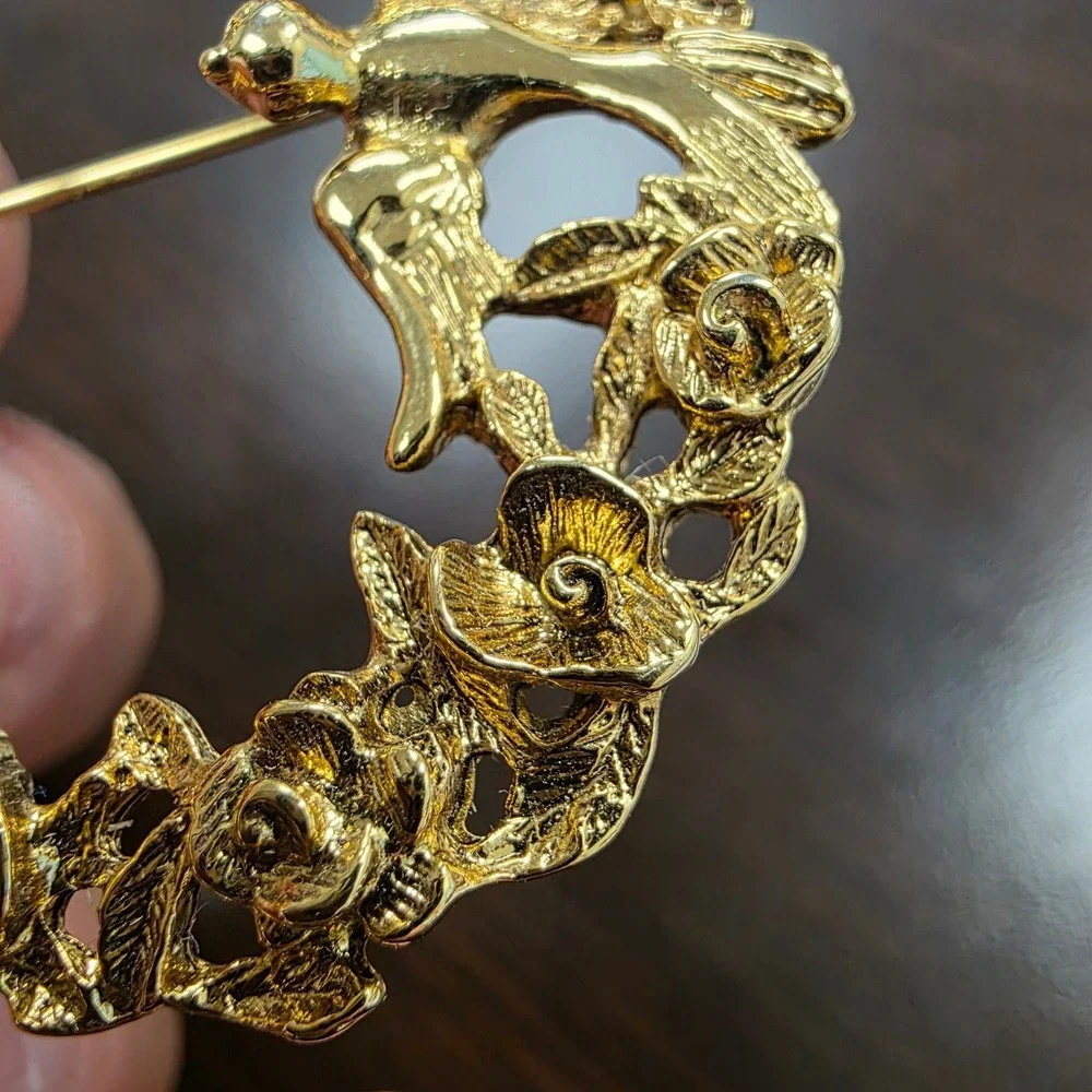 N/A gold tone