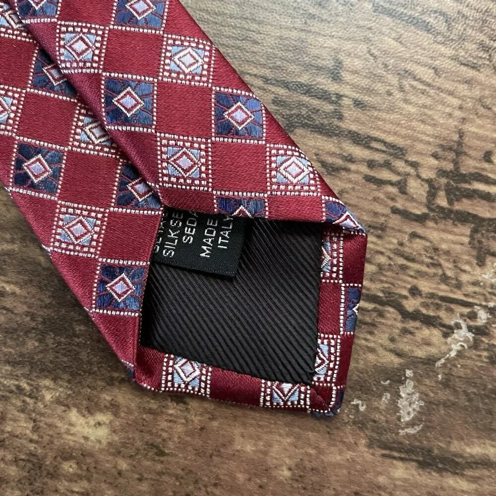 Ermenegildo Zegna Silk Tie Dark Red Geometric Satin Finish Necktie Luxury Italy