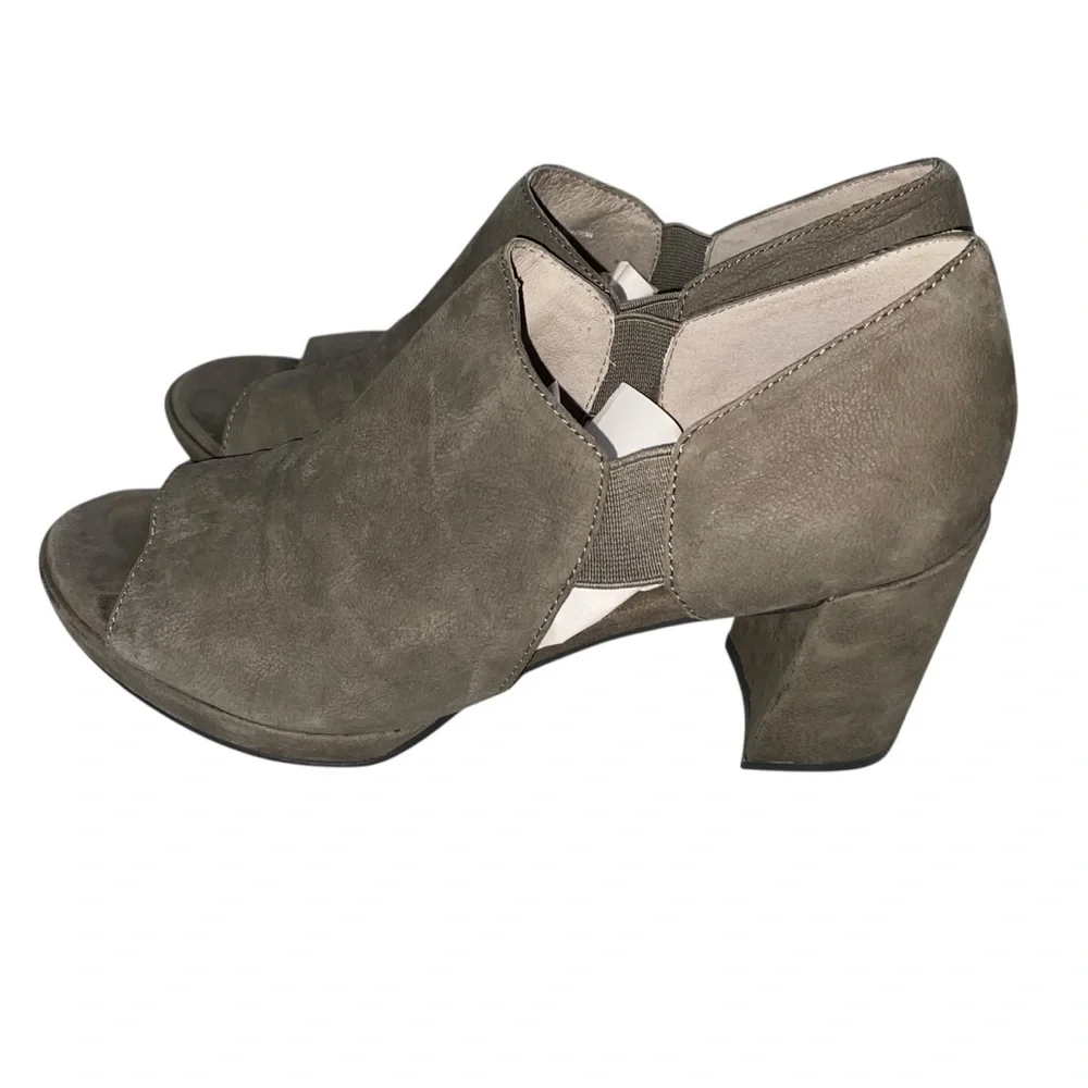 Eileen Fisher Milton Tumbled Nubuck Leather Size 8.5 Peep Toe Heel Graphite