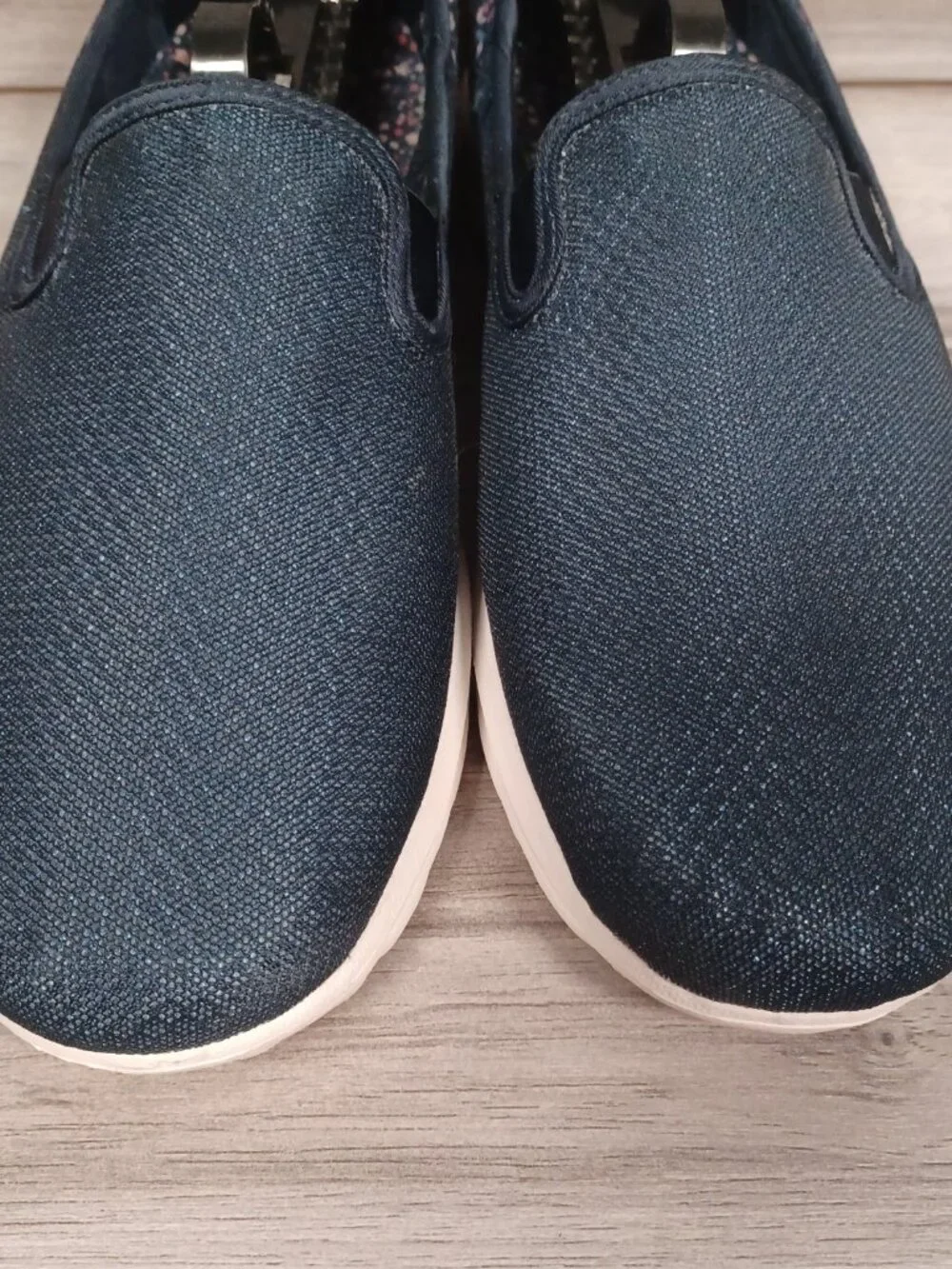 Skechers go walk