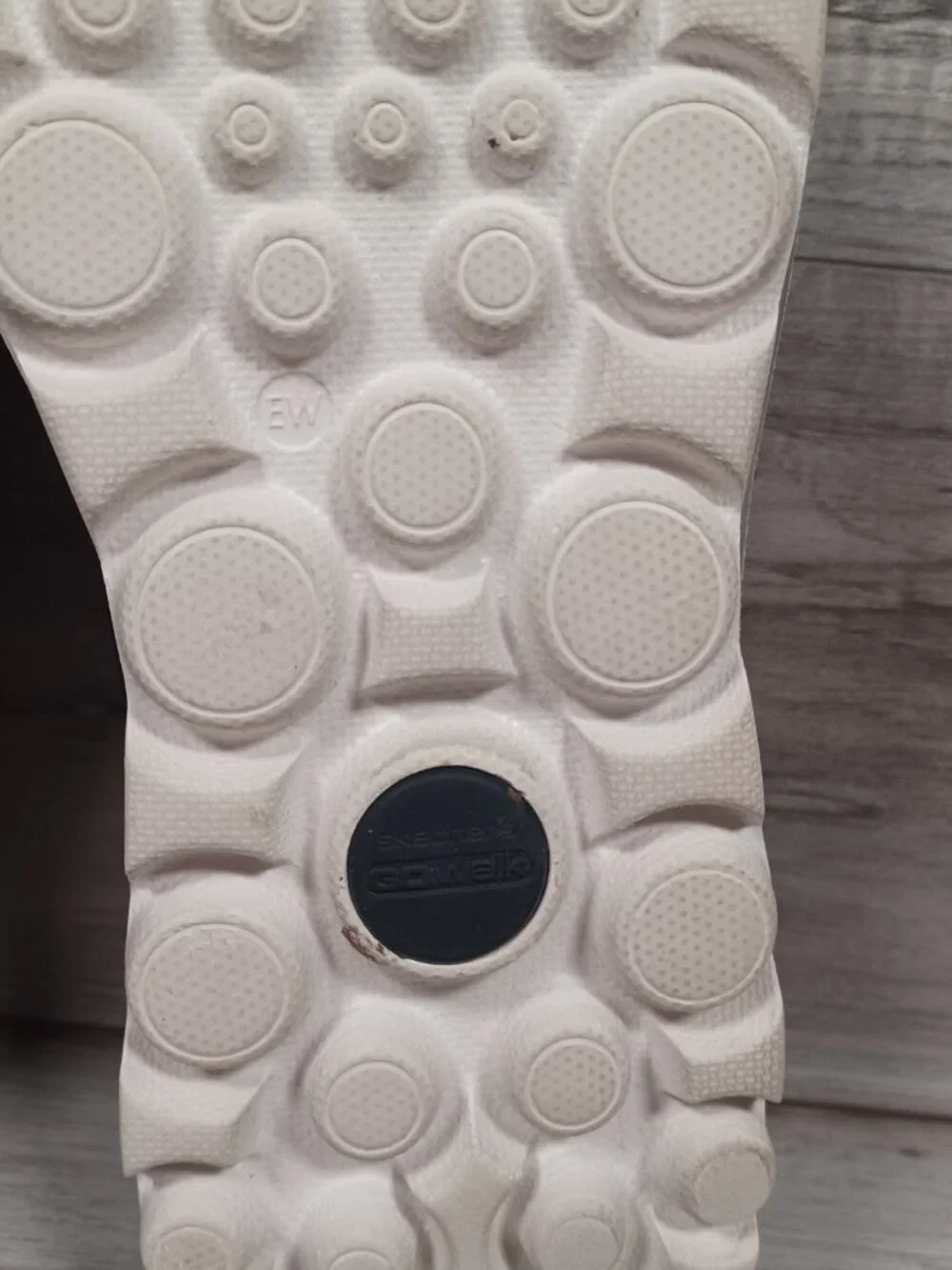 Skechers go walk
