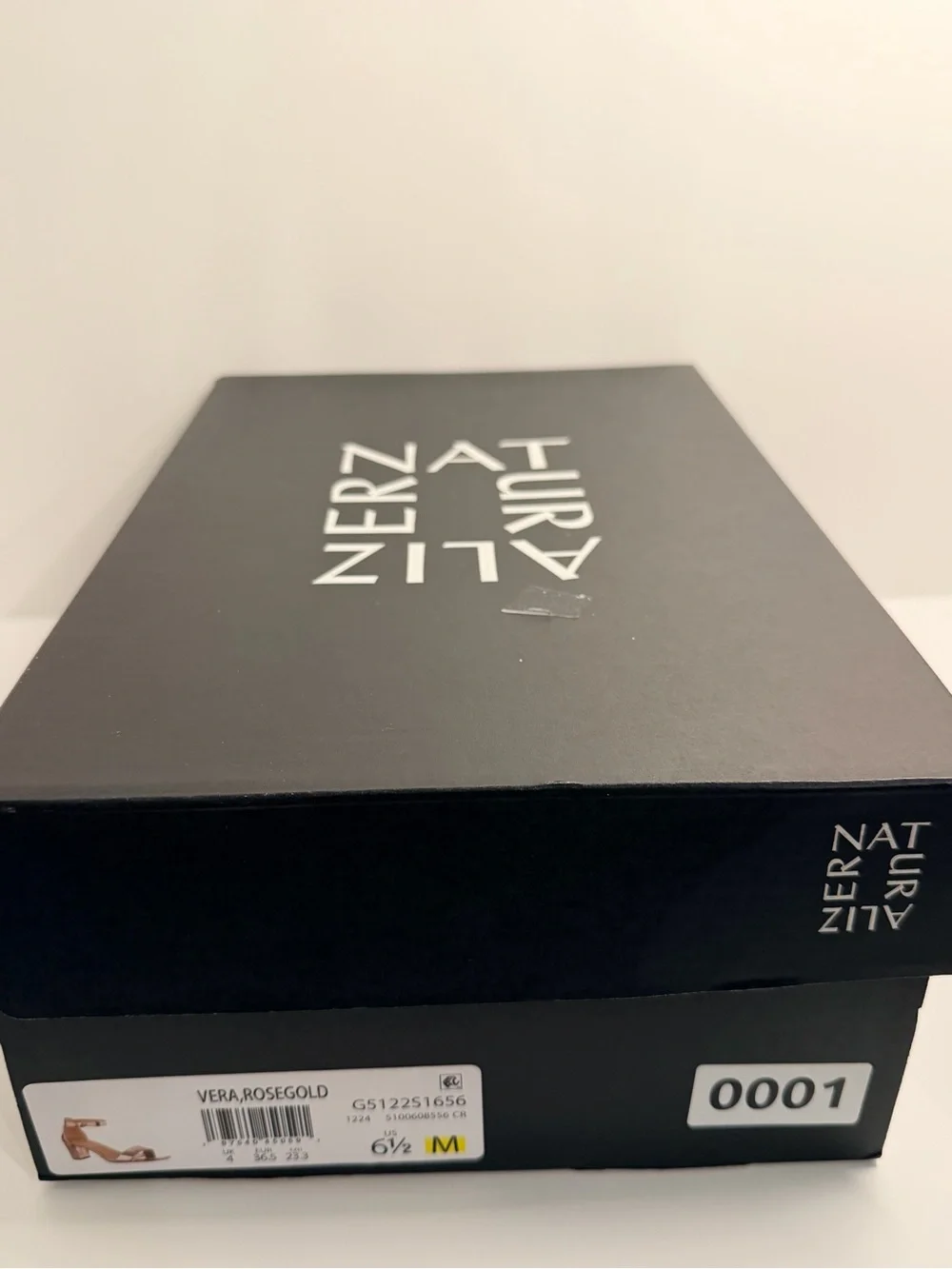 Naturalizer new box
