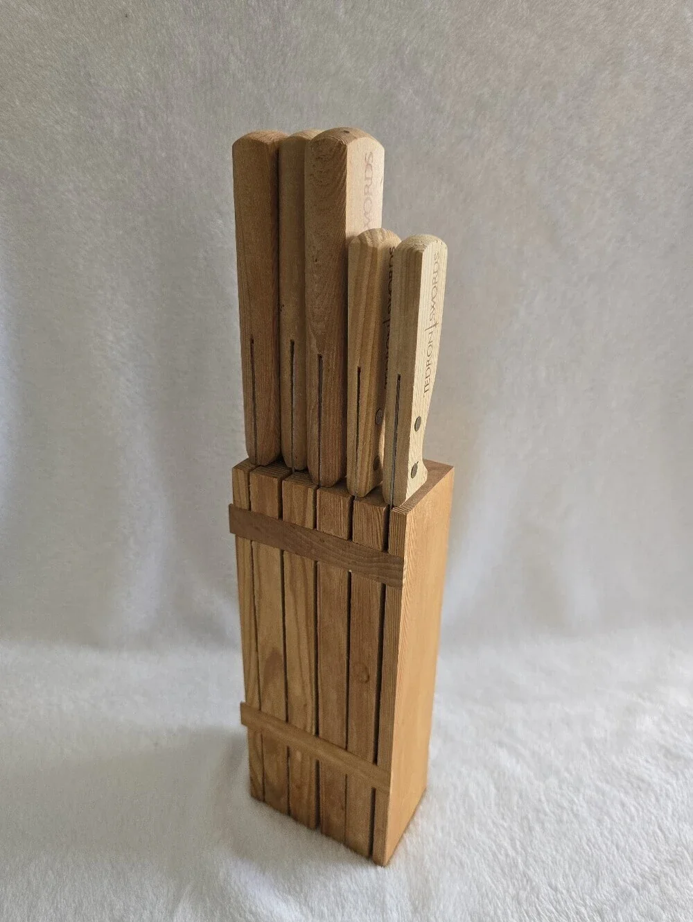 Tedron Swords includes storage from