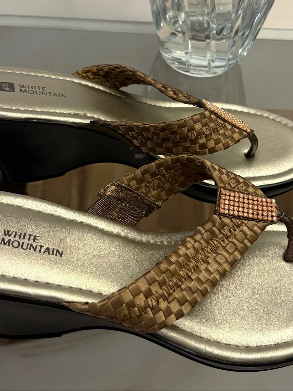 White Mountain Women’s Brown Wedge Sandals with Decorative Accent size 7 1/2