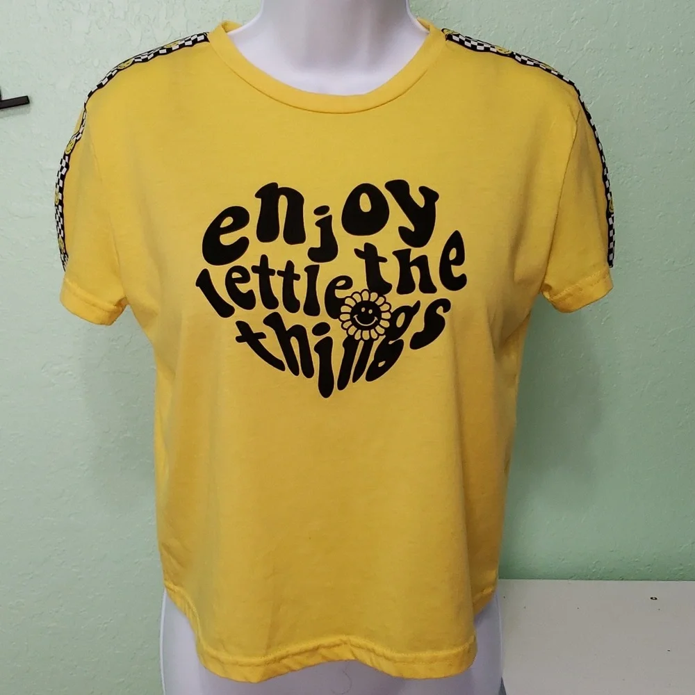 ROSES & KISSES girl's t shirt