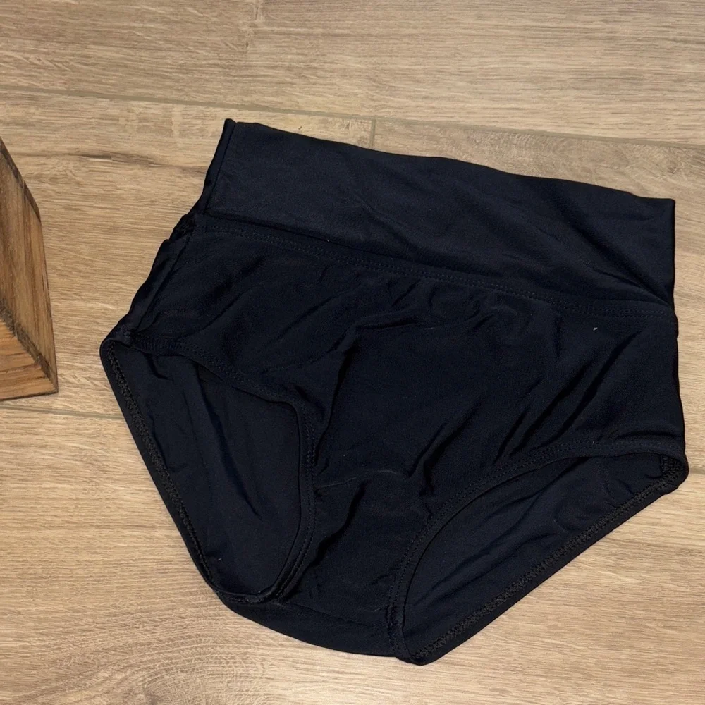 CosiG High-Waisted Black dance  Bottoms/briefs youth large