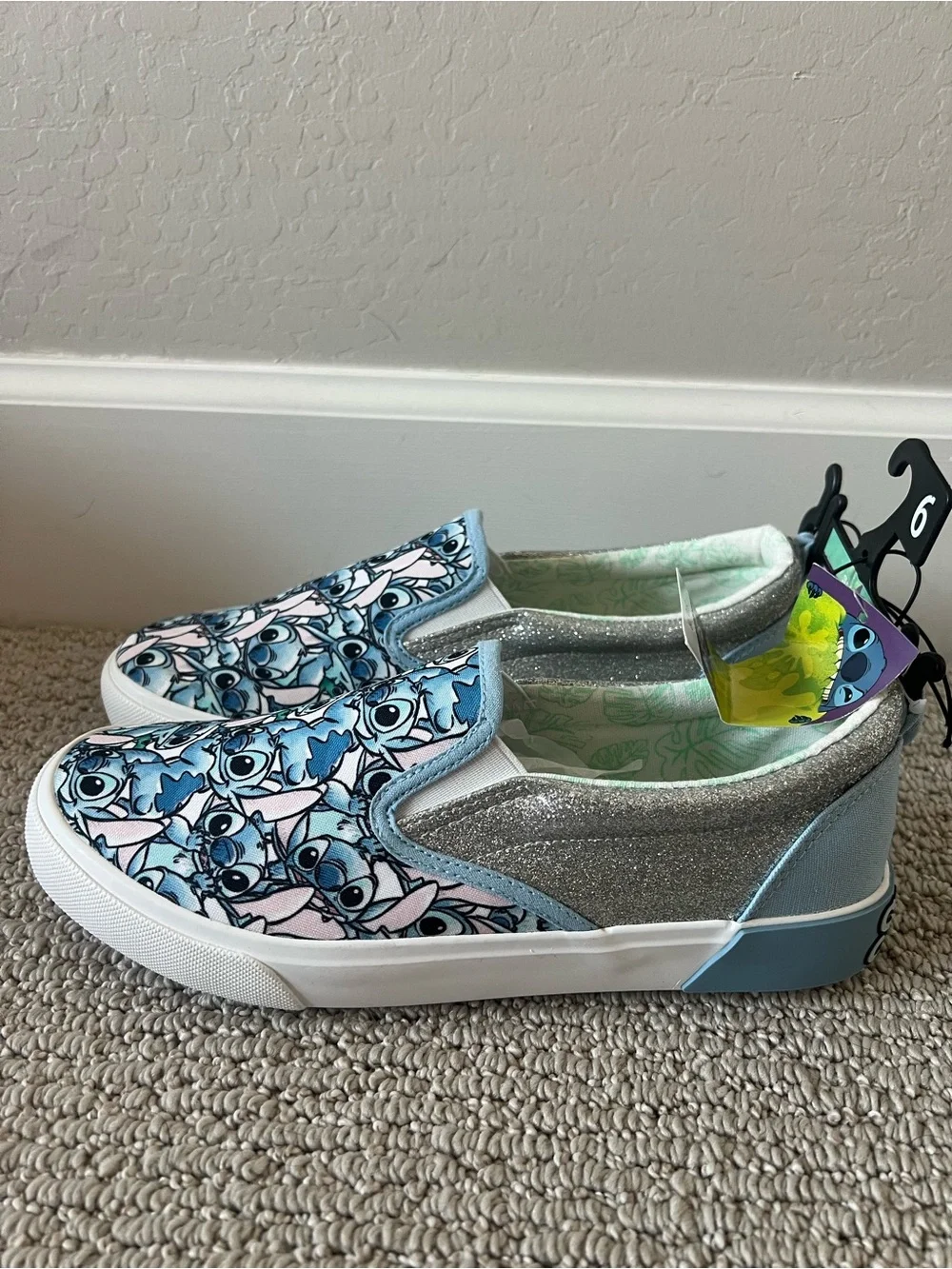 Disney Stitch Girl's Slip-On Twin Gore Sneakers size6 NWT $15