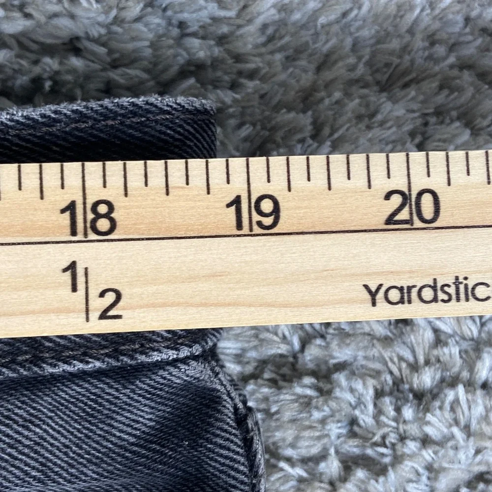 Levis measurements waist