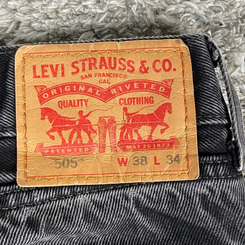 Levis measurements waist